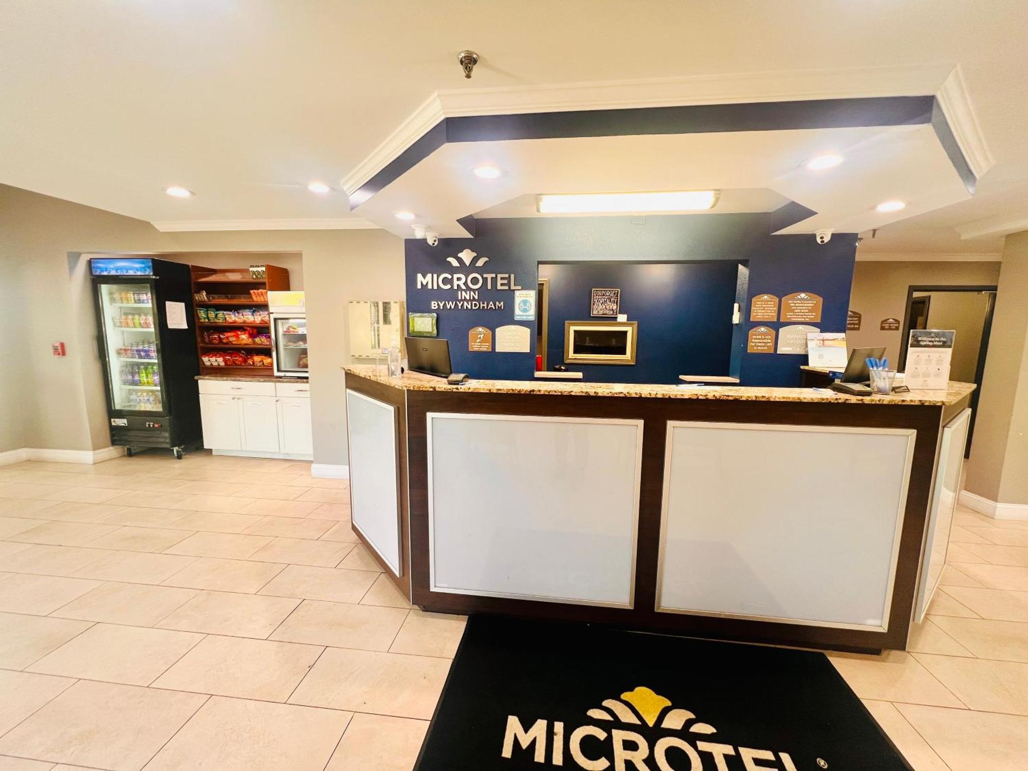 Microtel Inn By Wyndham Лексингтон Экстерьер фото