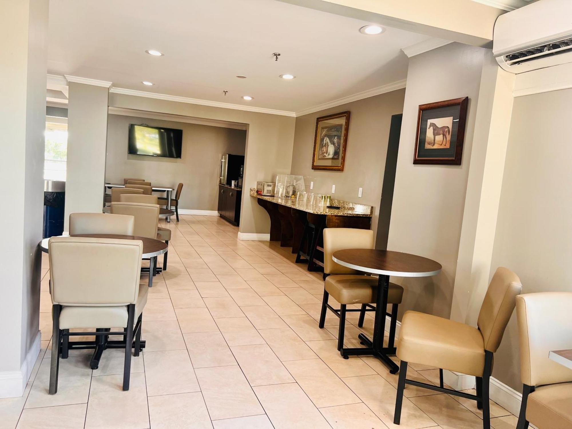 Microtel Inn By Wyndham Лексингтон Экстерьер фото